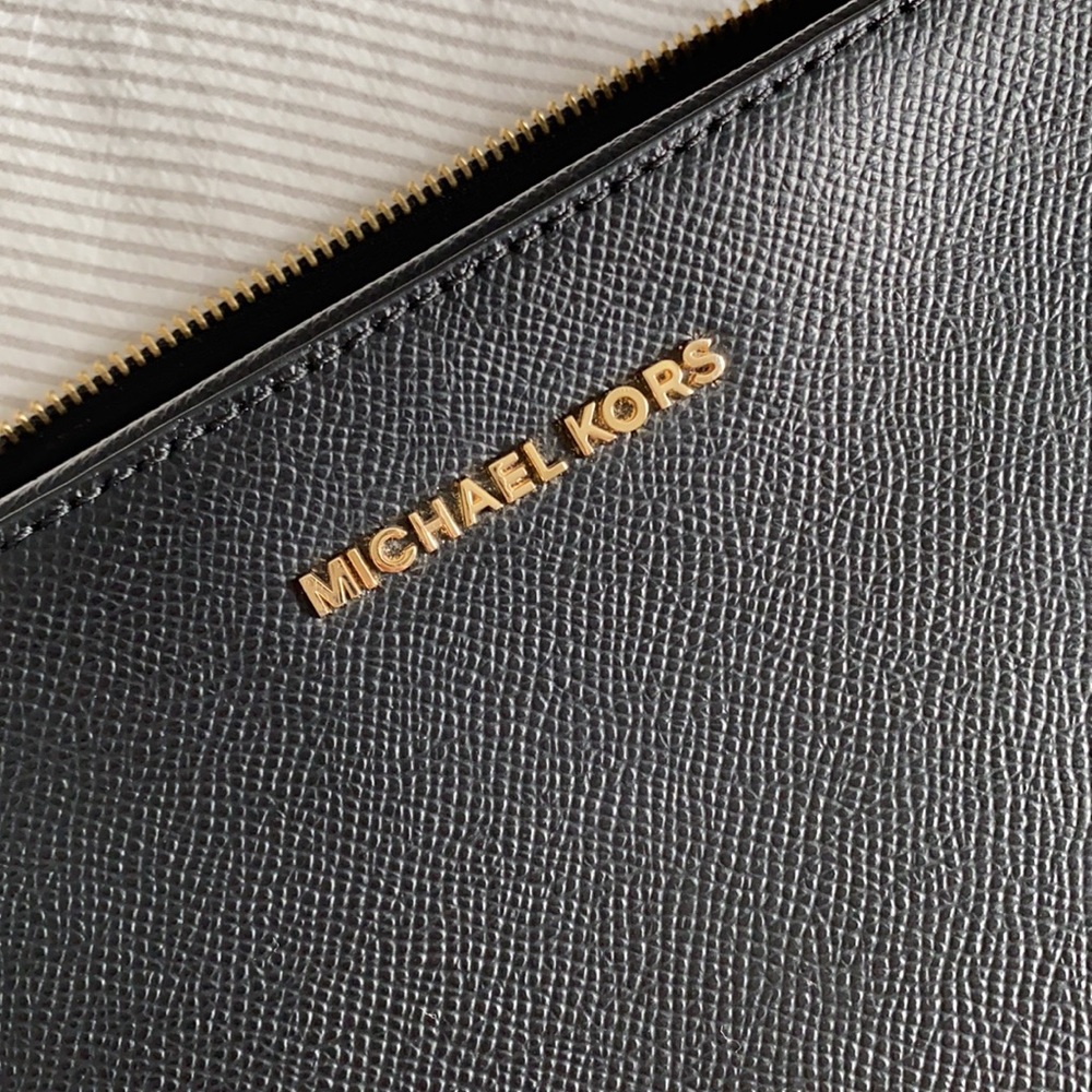 Michael Kors Crossbody - Picture 4 of 7